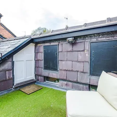 Rustic Chester Cottage Near Shops & Terrace Exterior photo