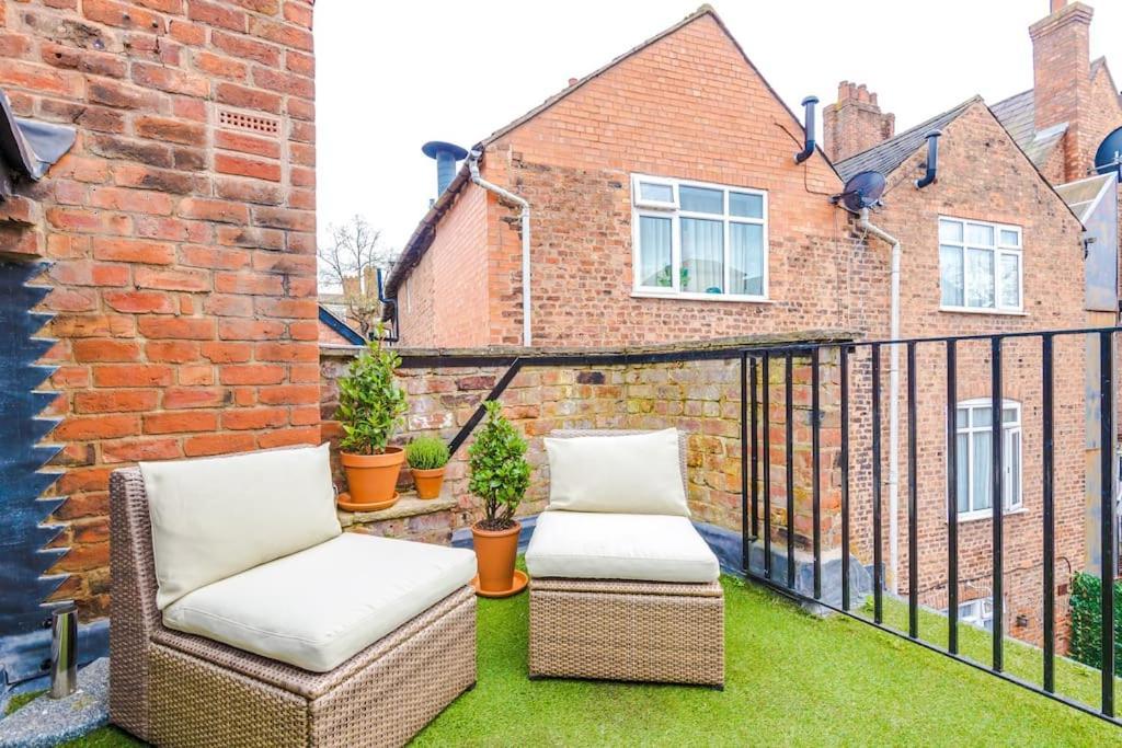 Rustic Near Shops & Terrace Chester