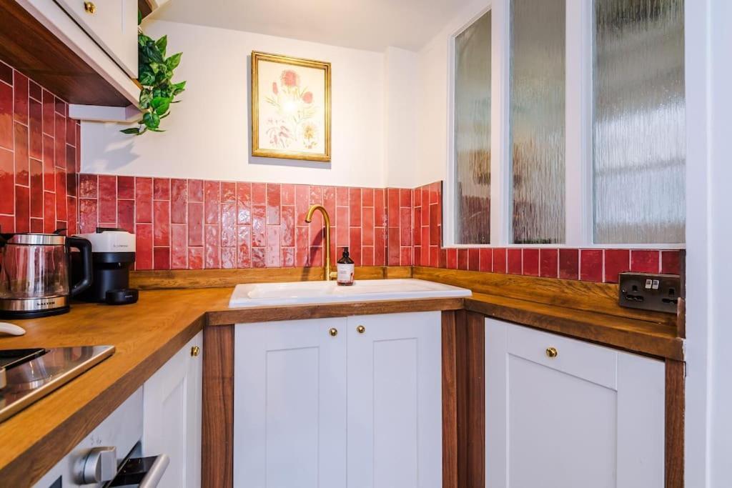 Rustic Near Shops & Terrace Holiday home Chester